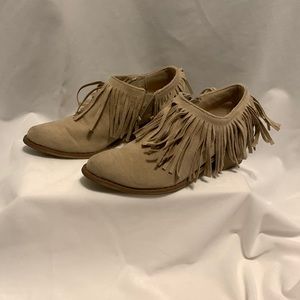 Coconuts By Matisse Moccasins - Sz 6